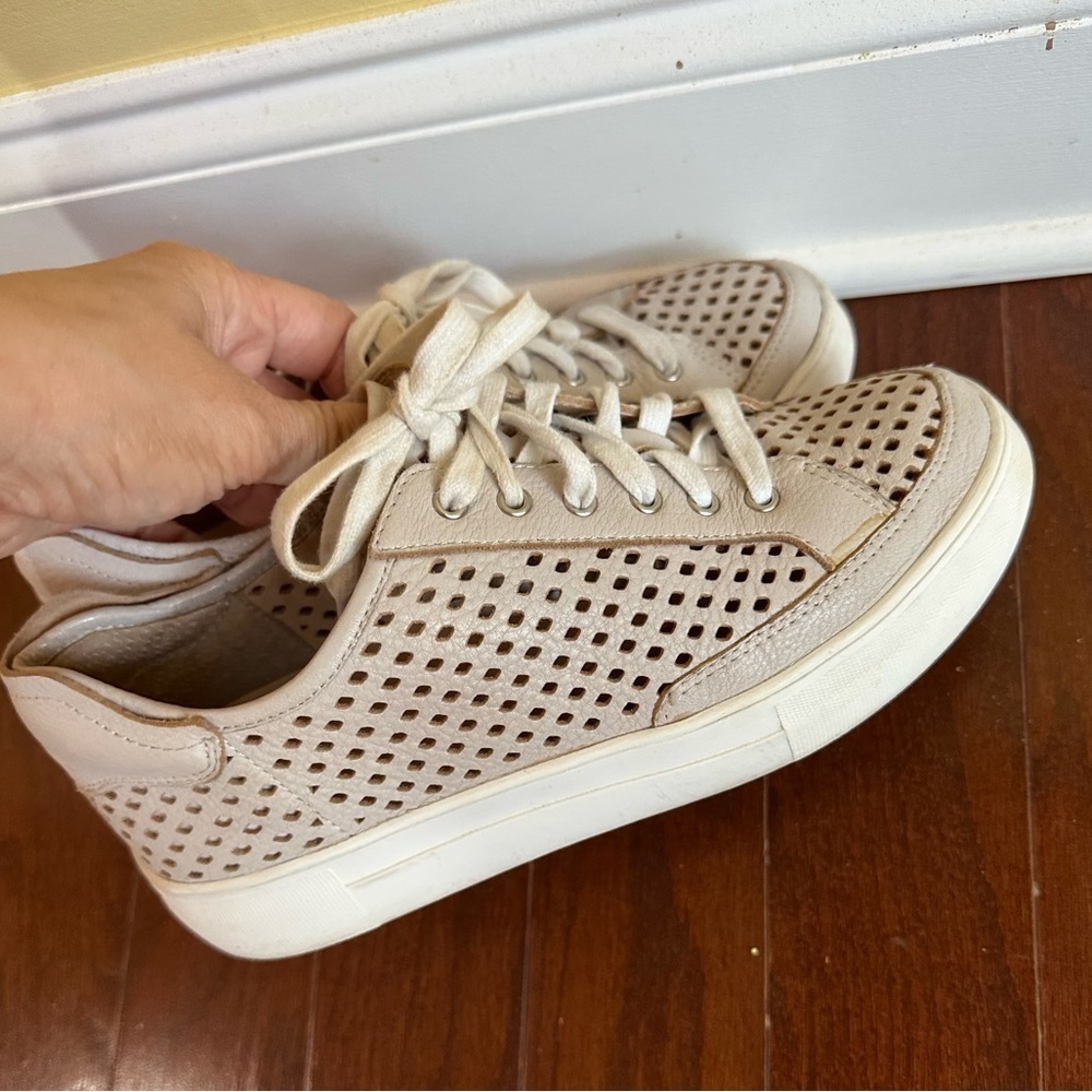 Vince Camuto Karshey Leather Laser Cut Platform Sneaker - 6.5